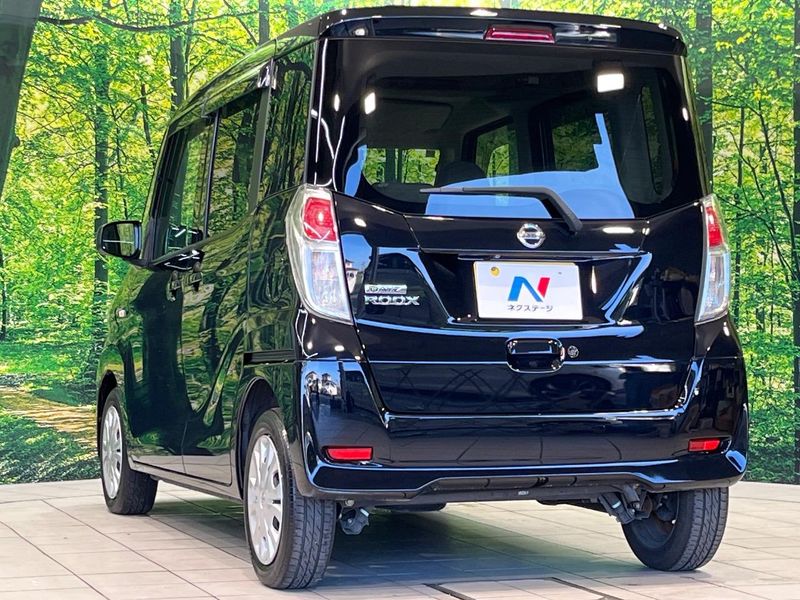 2017 Nissan DAYZ ROOX DBA-B21A (UW-6a4f0fd4eb2eb)[16]