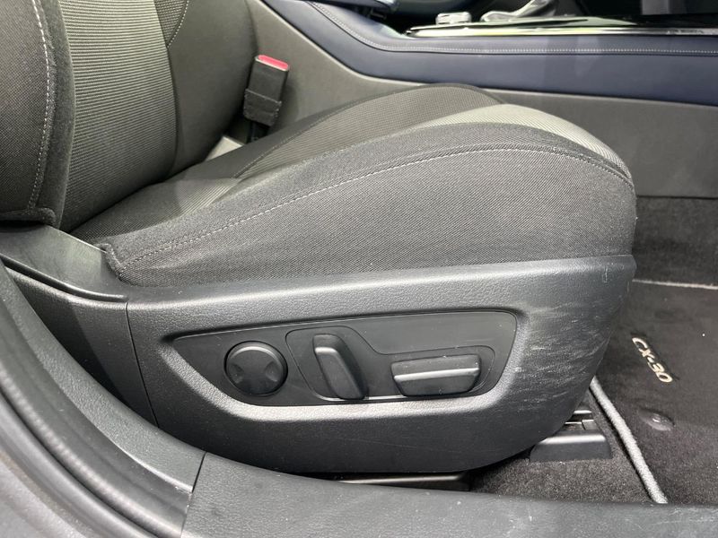 2021 Mazda CX-30 5BA-DMEP (UW-6a4f1019026ca)[23]