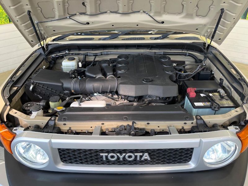 2015 Toyota FJ CRUISER CBA-GSJ15W (UW-6a4f1067a8343)[4]
