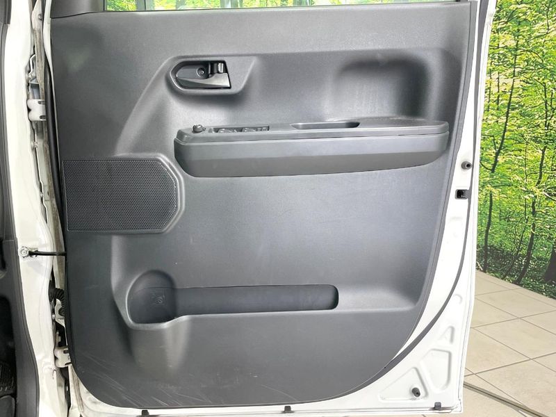 2019 Toyota Pixis Mega DBA-LA700A (UW-6a4f115255192)[5]