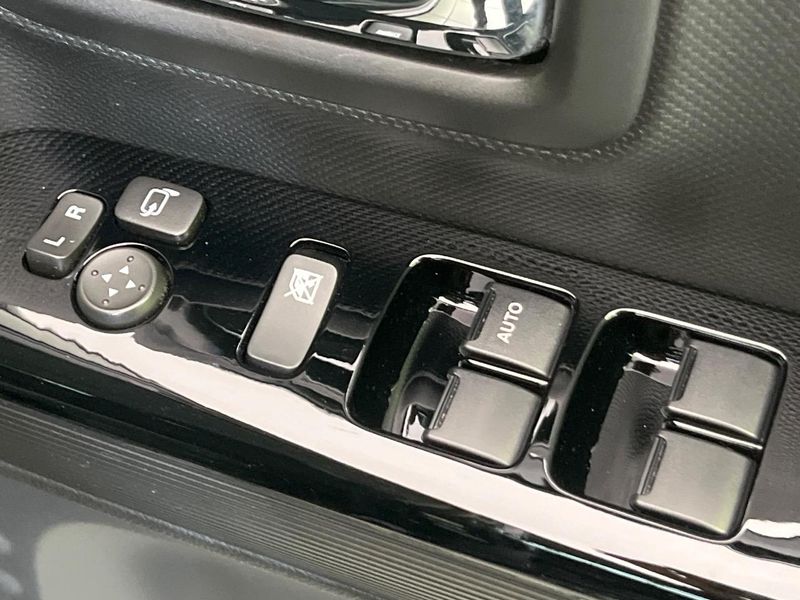 2022 Suzuki Spacia Custom 4AA-MK53S (UW-6a4f11b180136)[16]