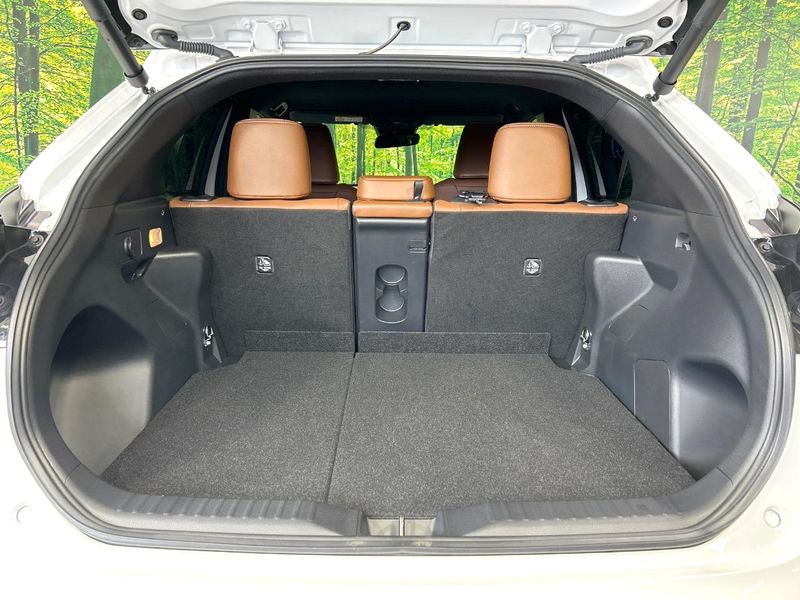 2025 Toyota Yaris Cross 6AA-MXPJ10 (UW-6a4f11f750637)[27]