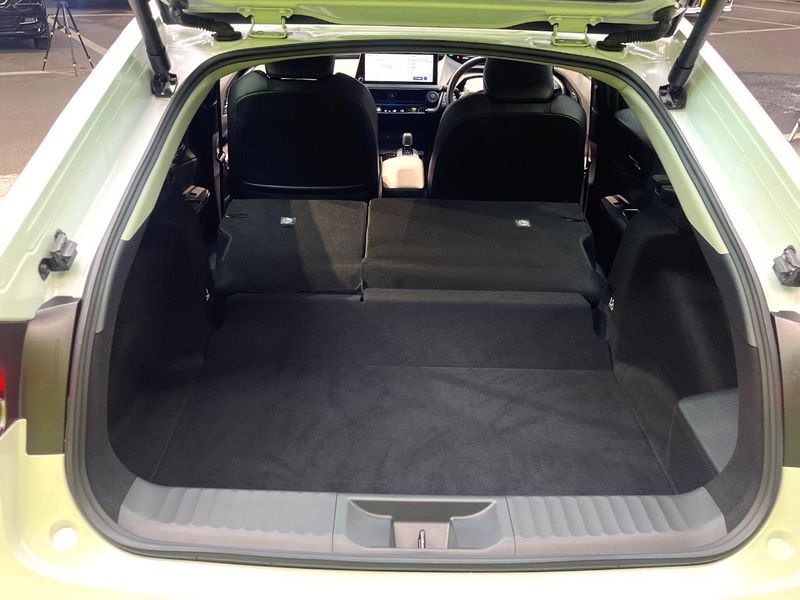 2023 Toyota Prius 6AA-MXWH60 (UW-6a4f121a50ef4)[25]
