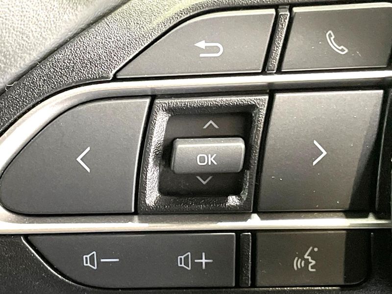 2023 Toyota Voxy 6BA-MZRA90W (UW-6a4f122604a0a)[16]