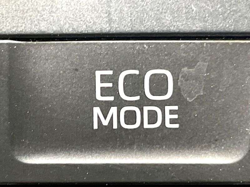 2023 Toyota Voxy 6BA-MZRA90W (UW-6a4f122604a0a)[19]