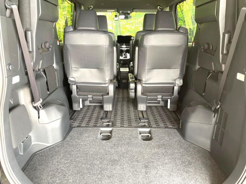 2023 Toyota Voxy 6BA-MZRA90W (UW-6a4f122604a0a)[28]