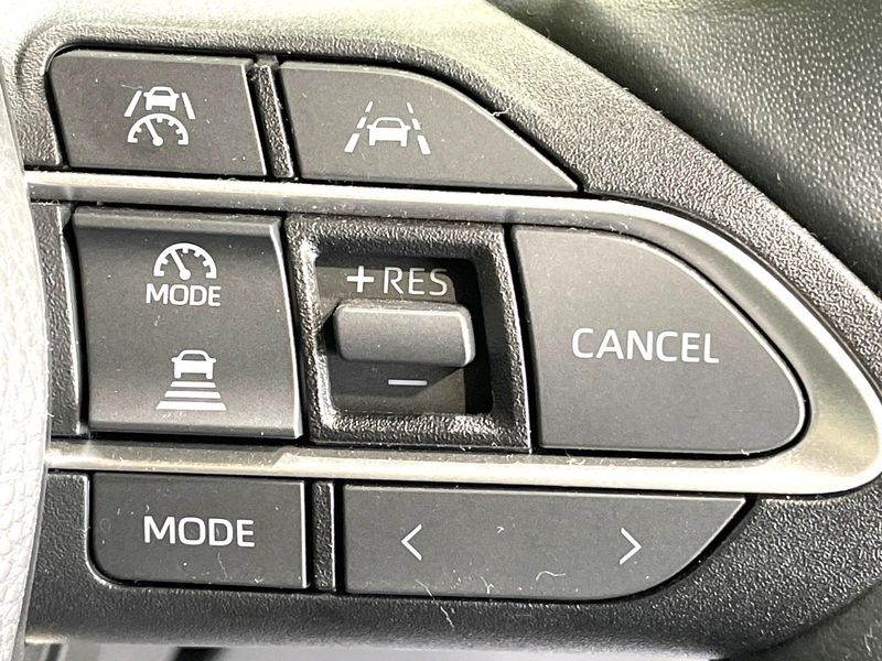 2023 Toyota Voxy 6BA-MZRA90W (UW-6a4f122604a0a)[15]