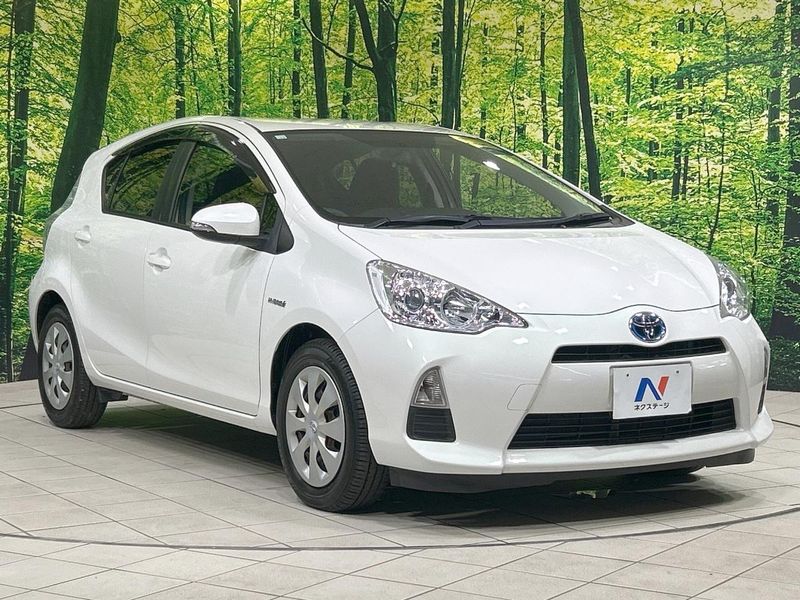 2013 Toyota Aqua DAA-NHP10 (UW-6a4f122e83212)[14]