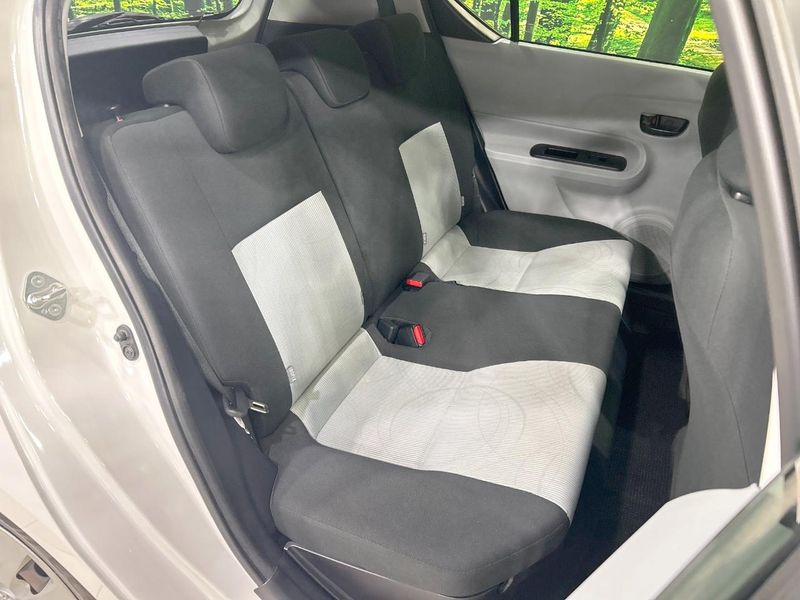 2013 Toyota Aqua DAA-NHP10 (UW-6a4f122e83212)[28]