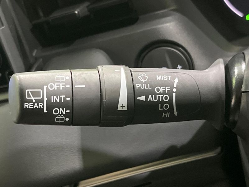 2021 Honda Vezel 6AA-RV5 (UW-6a4f126d010e0)[25]