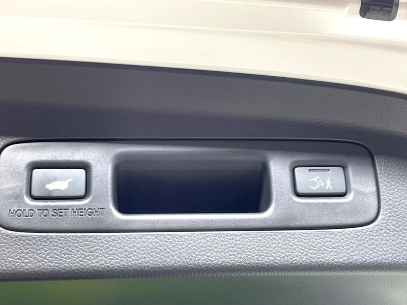 2023 Honda Vezel 6AA-RV5 (UW-6a4f127118e16)[13]