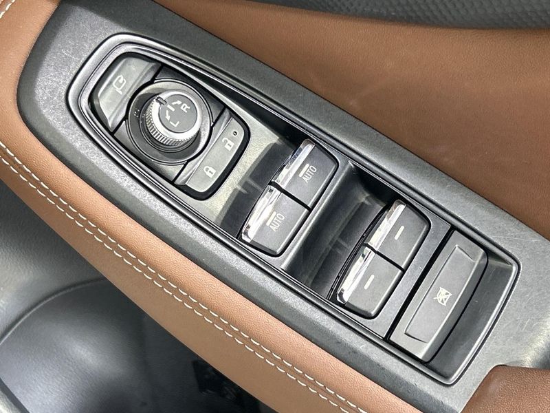 2020 Subaru Forester 5AA-SKE (UW-6a4f128d9a63e)[26]