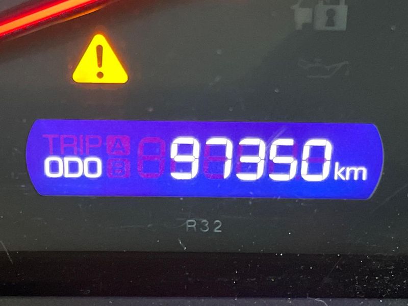 2017 Toyota Voxy DBA-ZRR80W (UW-6a4f12e87fe86)[2]