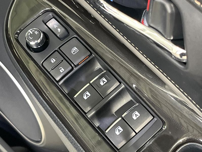 2018 Toyota Harrier DBA-ZSU65W (UW-6a4f12fb5a8a1)[22]