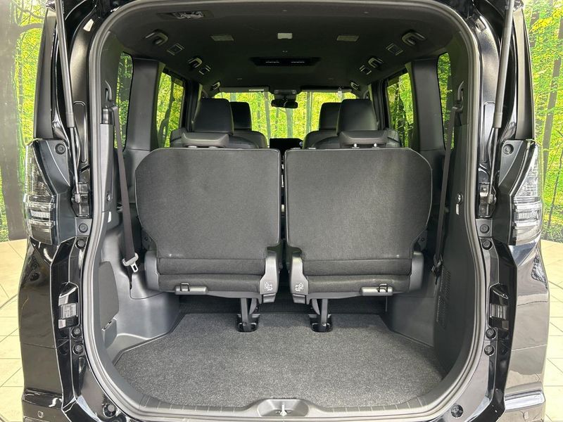2022 Toyota Voxy 6AA-ZWR90W (UW-6a4f13254feae)[23]