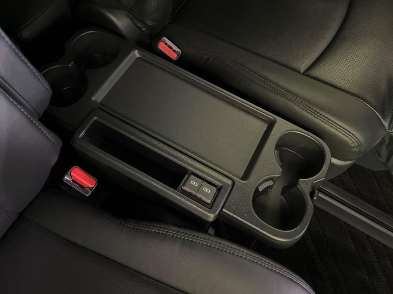 2023 Toyota Noah 6AA-ZWR90W (UW-6a4f132889ec9)[27]
