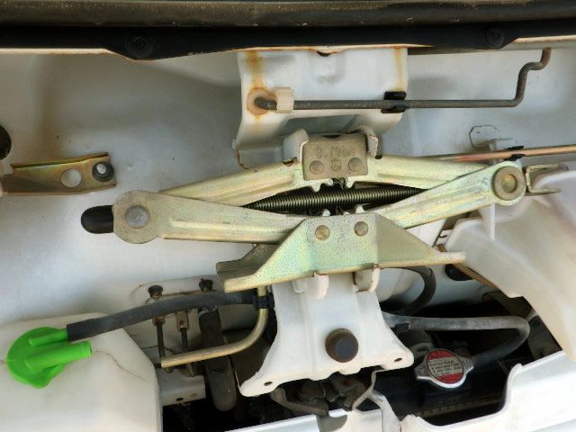 1999 Suzuki Carry Truck DA52T (UW-6a4f63323e19d)[18]