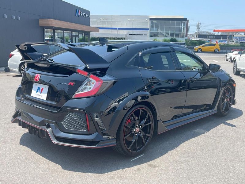 2017 Honda Civic DBA-FK8 (UW-6a5061f667cc2)[7]