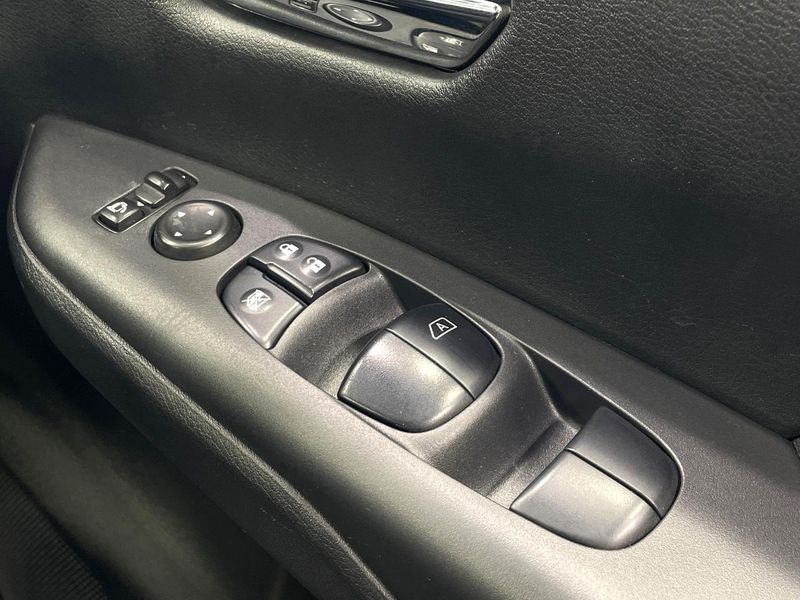 2017 Nissan Serena DAA-GFC27 (UW-6a50620ef3907)[29]