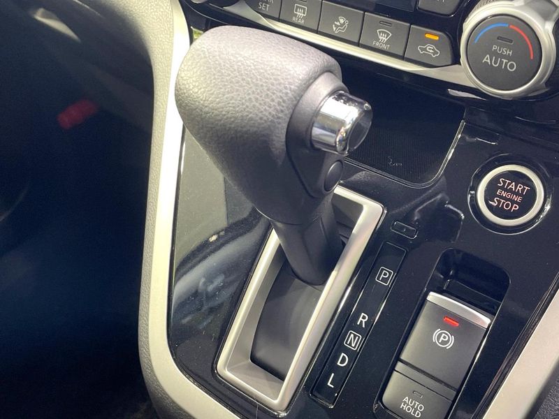 2017 Nissan Serena DAA-GFC27 (UW-6a50620ef3907)[10]