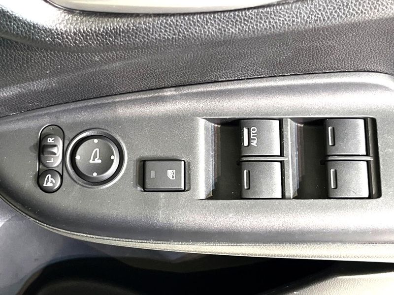 2015 Honda Fit Hybrid DAA-GP5 (UW-6a506227bfb5f)[7]