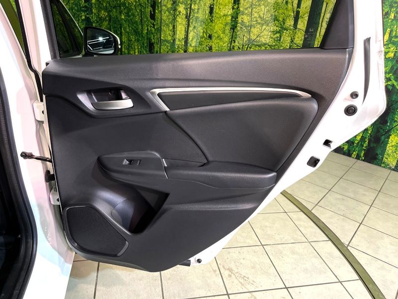 2015 Honda Fit Hybrid DAA-GP5 (UW-6a506227bfb5f)[28]