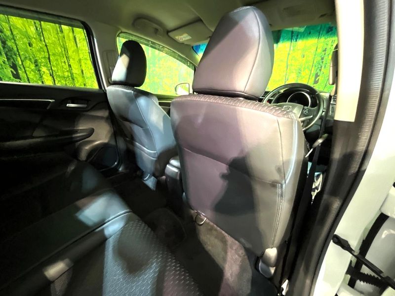 2015 Honda Fit Hybrid DAA-GP5 (UW-6a506227bfb5f)[29]