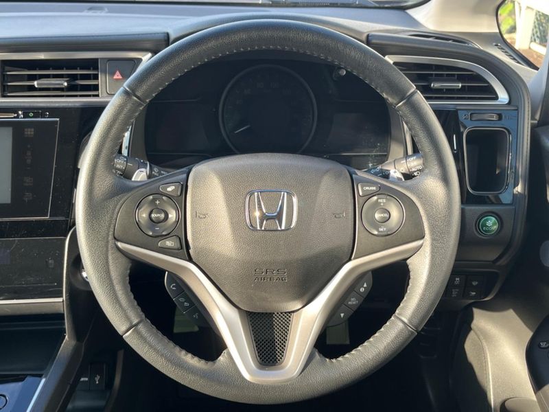 2015 Honda SHUTTLE DAA-GP7 (UW-6a50622b38e4c)[29]