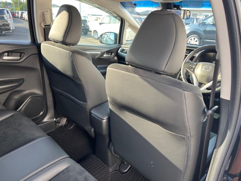 2015 Honda SHUTTLE DAA-GP7 (UW-6a50622b38e4c)[26]