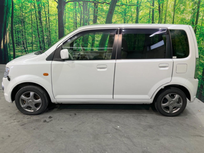 2011 Mitsubishi eK Wagon DBA-H82W (UW-6a506246498ee)[29]