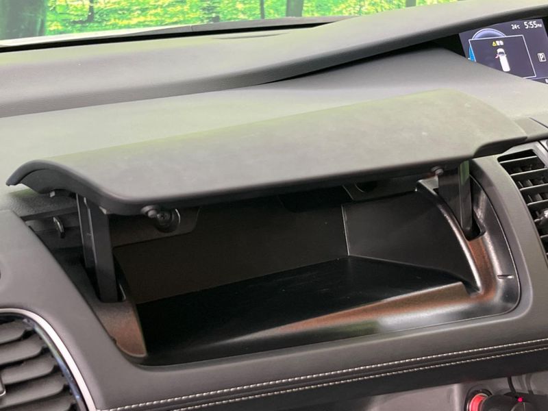 2018 Nissan Serena DAA-HFC27 (UW-6a506263e4cf3)[22]
