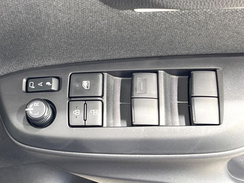 2021 Toyota Yaris 5BA-MXPA10 (UW-6a5063ed1d25c)[9]