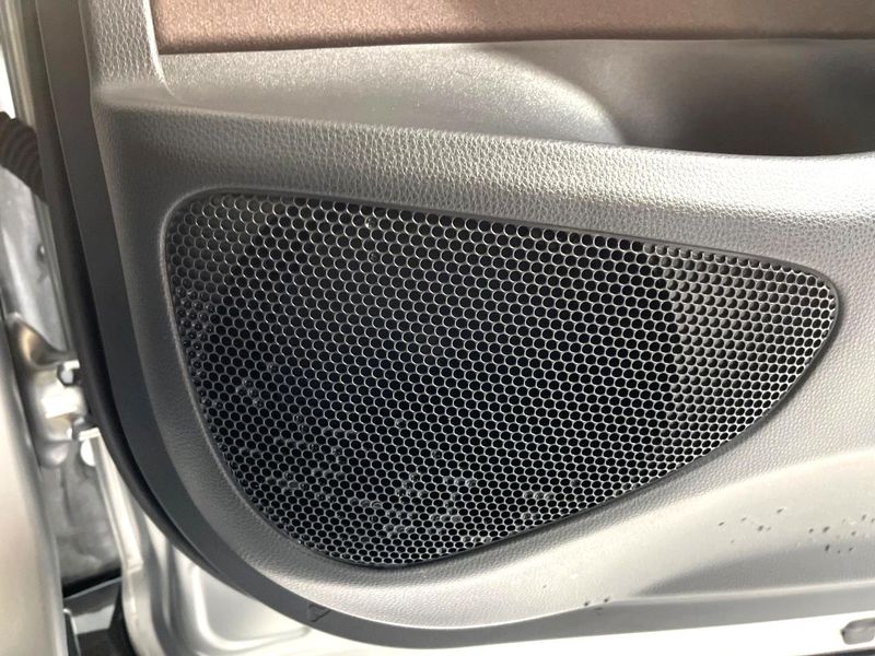 2022 Toyota Yaris Cross 6AA-MXPJ10 (UW-6a5063f589398)[6]