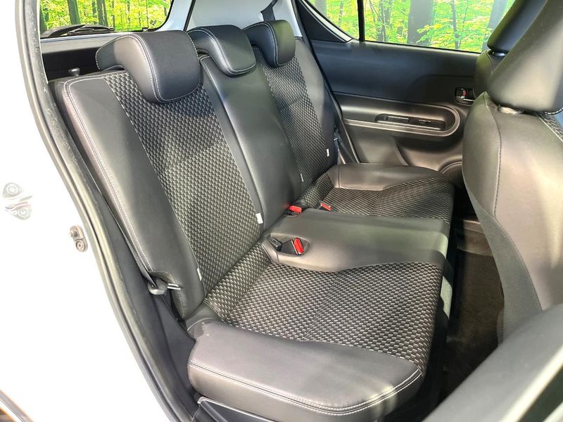 2016 Toyota Aqua DAA-NHP10 (UW-6a50643ee250a)[21]