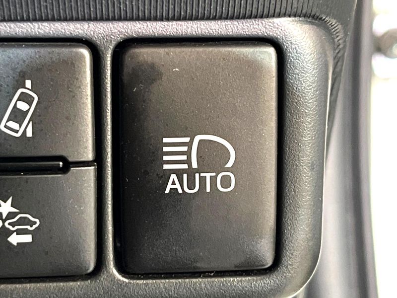 2018 Toyota Aqua DAA-NHP10 (UW-6a50644235ba3)[10]
