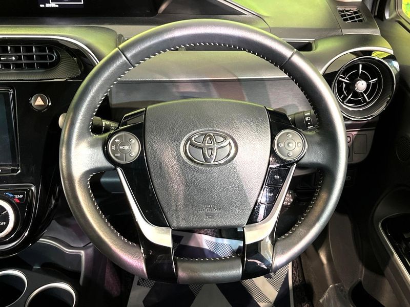 2018 Toyota Aqua DAA-NHP10 (UW-6a50644235ba3)[5]