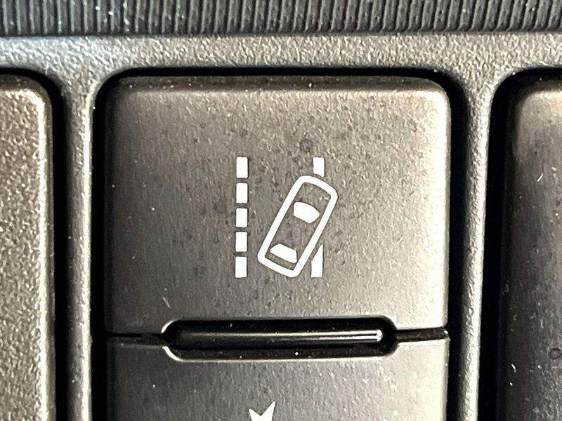 2018 Toyota Aqua DAA-NHP10 (UW-6a50644235ba3)[11]
