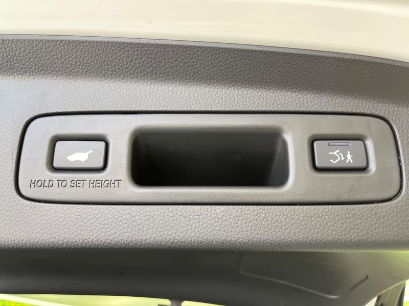 2024 Honda Vezel 6AA-RV5 (UW-6a50647c1b5e8)[29]