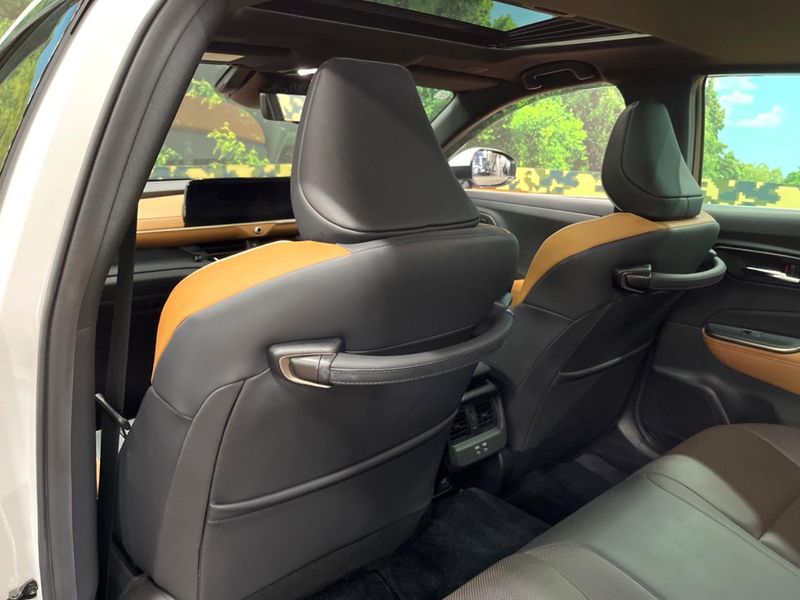 2022 Toyota Crown Crossover 5AA-TZSH35 (UW-6a5064b5e4050)[7]