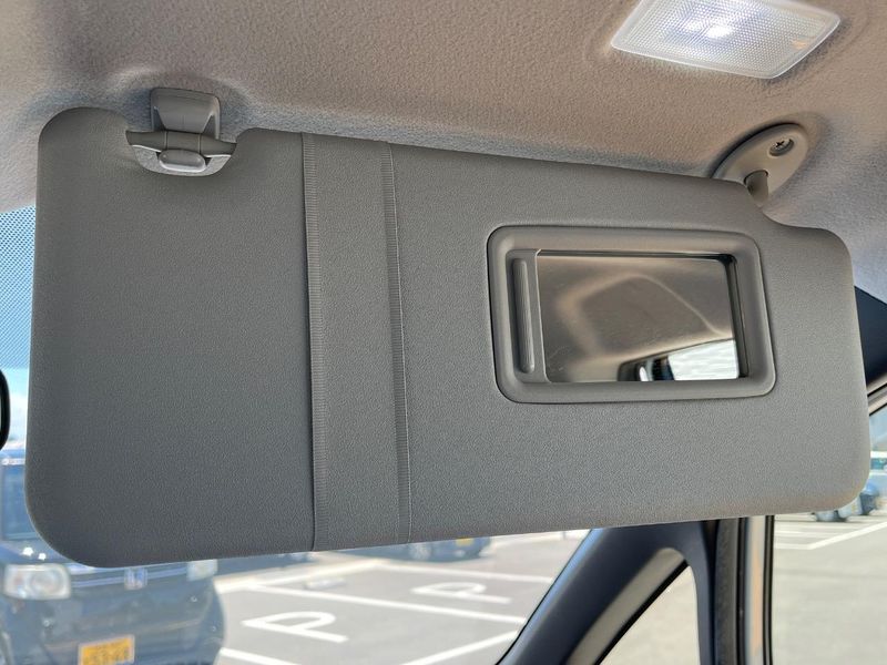 2016 Toyota Noah DAA-ZWR80G (UW-6a50653dd1091)[24]