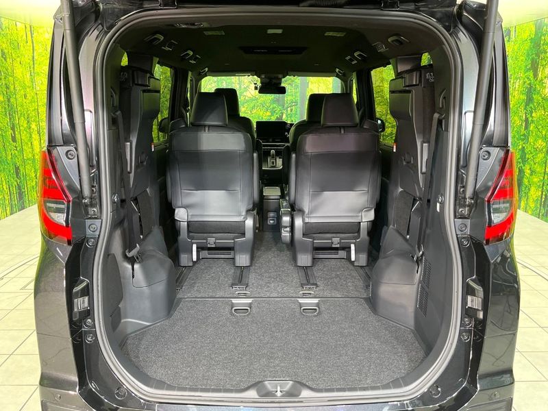 2024 Toyota Noah 6AA-ZWR90W (UW-6a50654dc084e)[8]