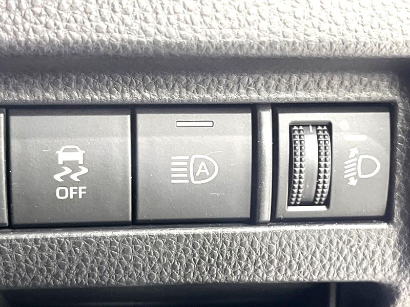 2022 Toyota Harrier Hybrid 6AA-AXUH85 (UW-6a51b2cd43302)[15]