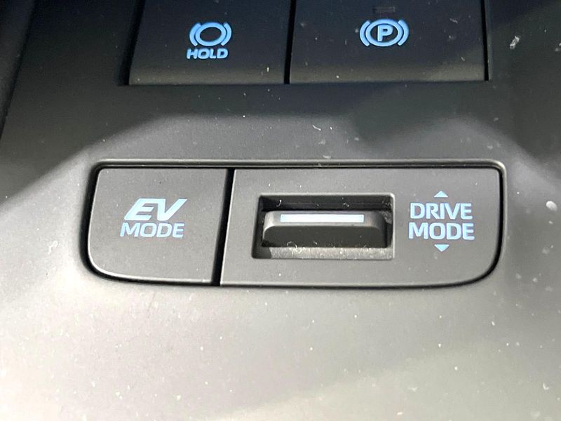 2022 Toyota Harrier Hybrid 6AA-AXUH85 (UW-6a51b2cd43302)[25]
