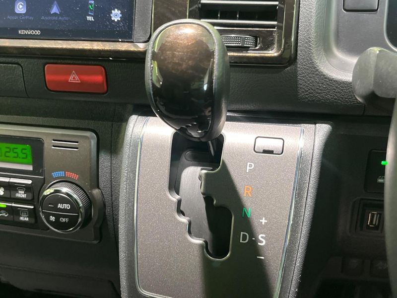 2023 Toyota Hiace Van 3DF-GDH206V (UW-6a51b34c7665d)[14]