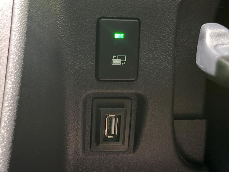 2023 Toyota Hiace Van 3DF-GDH206V (UW-6a51b34c7665d)[16]