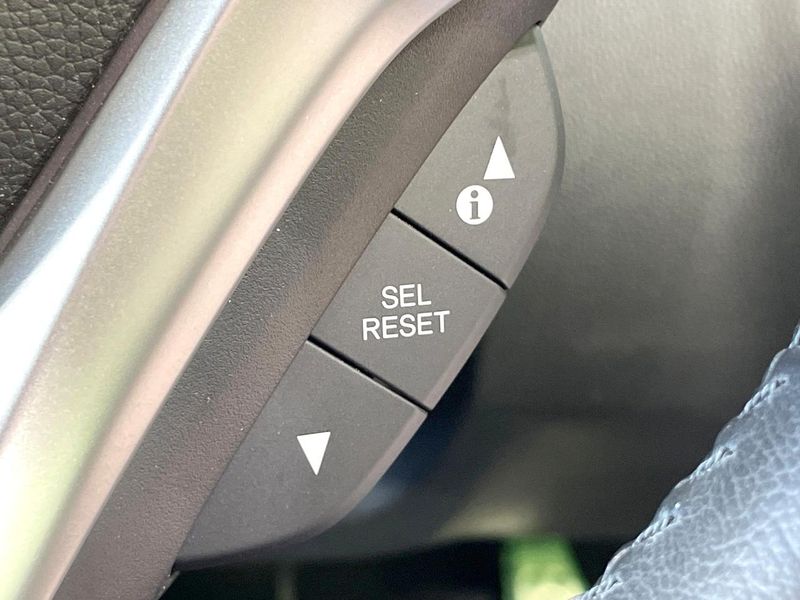 2015 Honda Fit Hybrid DAA-GP5 (UW-6a51b36cdb7b8)[17]