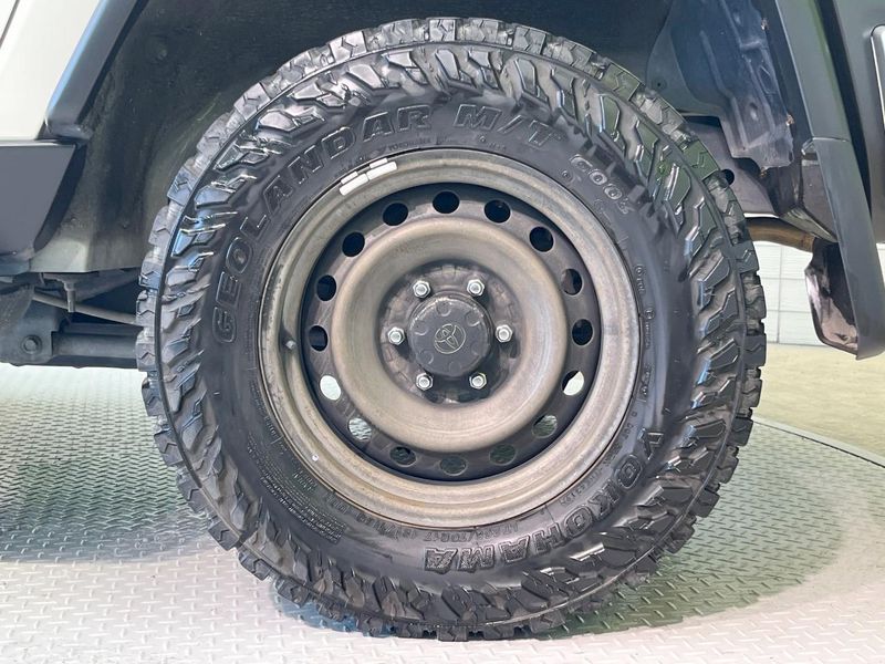 2011 Toyota FJ CRUISER CBA-GSJ15W (UW-6a51b3763c0c1)[6]
