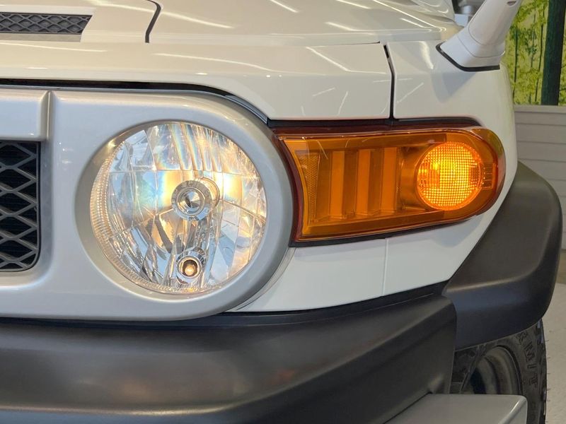 2011 Toyota FJ CRUISER CBA-GSJ15W (UW-6a51b3763c0c1)[10]