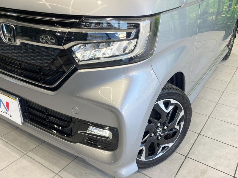 2018 Honda N-BOX CUSTOM DBA-JF3 (UW-6a51b3d423ab9)[10]