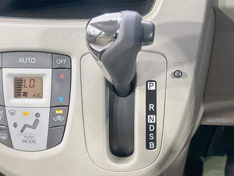 2013 Daihatsu Move DBA-LA100S (UW-6a51b42c03dd3)[29]